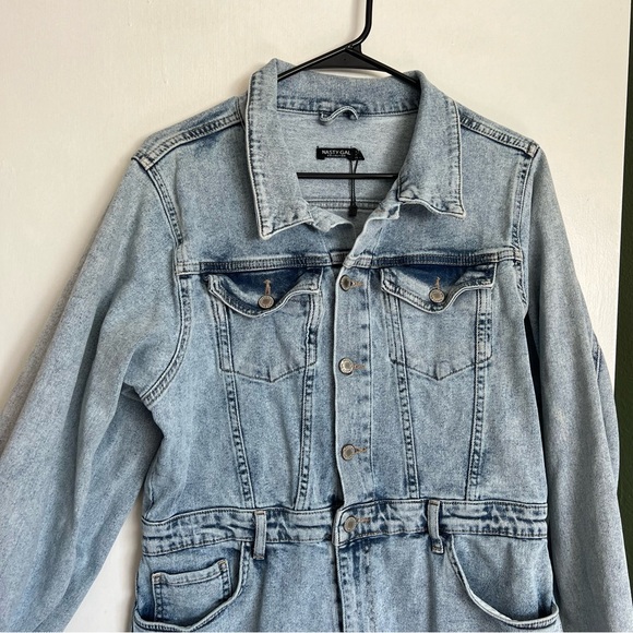 Nasty gal Light wash long sleeve denim shirt shorts romper
Size 10 - Picture 3 of 8